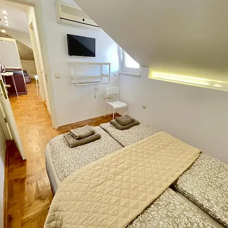 -the Shell- Cozy Super With Parking Space Apartment Burgas