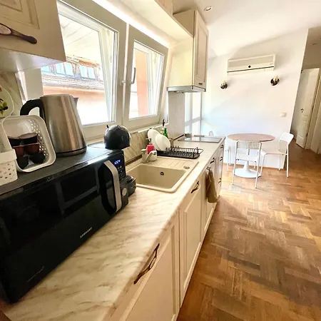 -the Shell- Cozy Super With Parking Space Apartment *